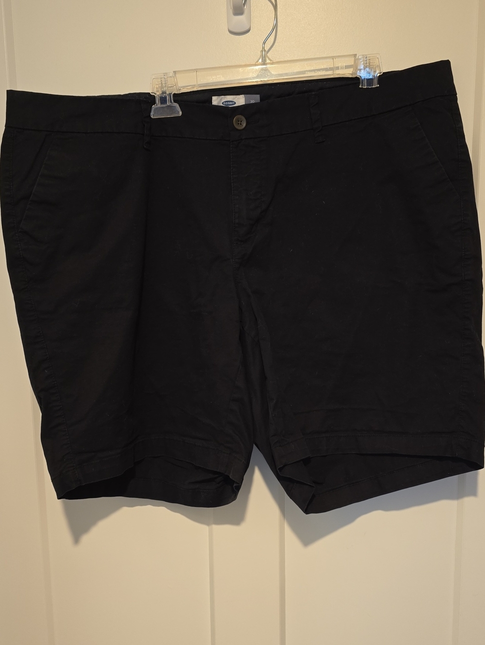 Old Navy Women's Black Flat-Front Chino Shorts